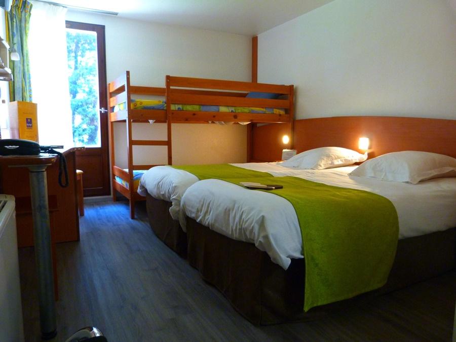 Kyriad Direct Acheres Bagian luar foto